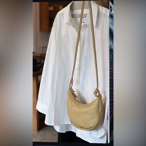 Are studio Bow Bag in dust. Brand new never used!